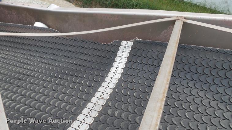 image for item DC2672 Waconia fertilizer conveyor