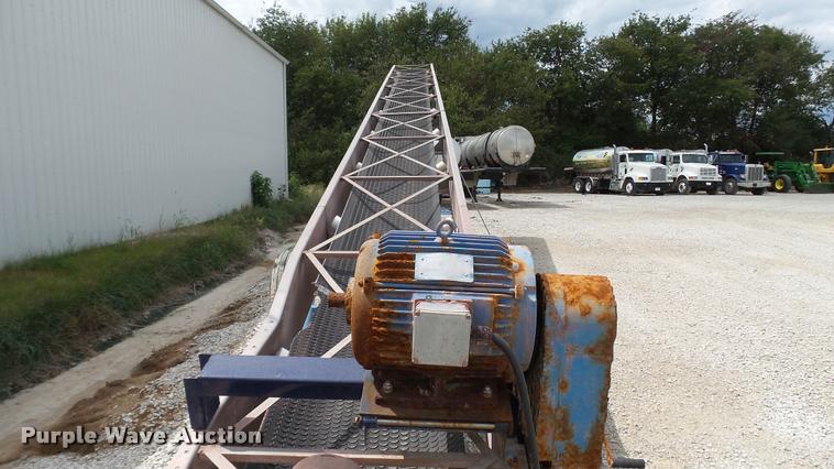 image for item DC2672 Waconia fertilizer conveyor