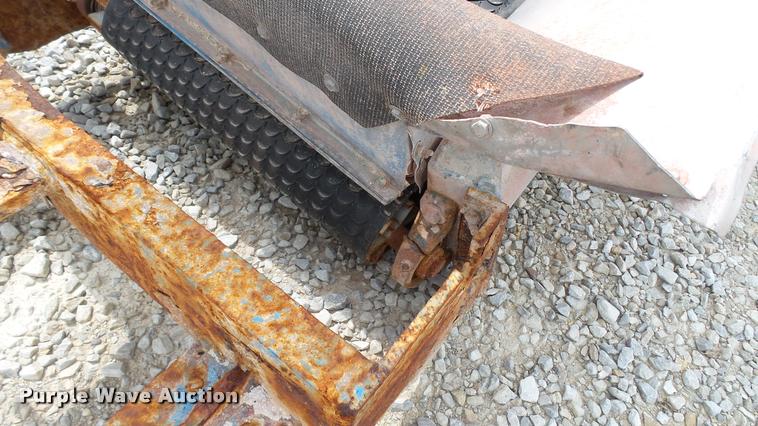 image for item DC2672 Waconia fertilizer conveyor