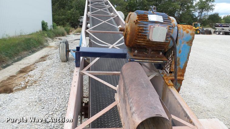 image for item DC2672 Waconia fertilizer conveyor