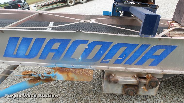 image for item DC2672 Waconia fertilizer conveyor