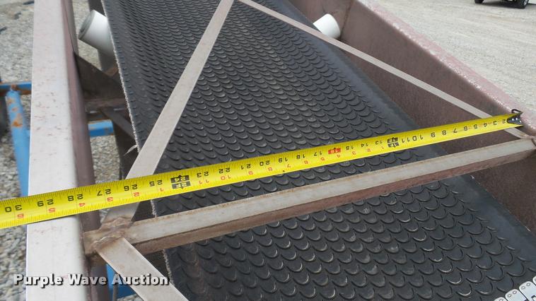 image for item DC2672 Waconia fertilizer conveyor