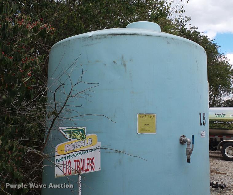 image for item DC2673 Norwesco flat bottom upright poly tank