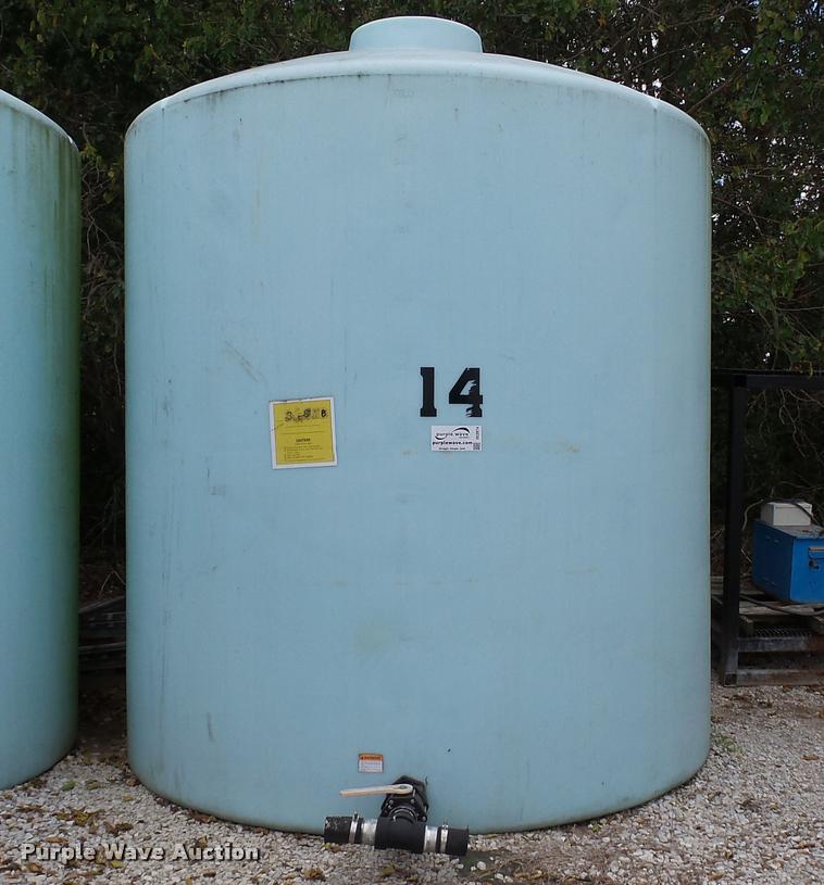 image for item DC2674 Norwesco flat bottom upright poly tank