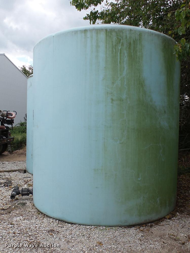 image for item DC2674 Norwesco flat bottom upright poly tank