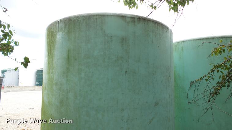 image for item DC2674 Norwesco flat bottom upright poly tank