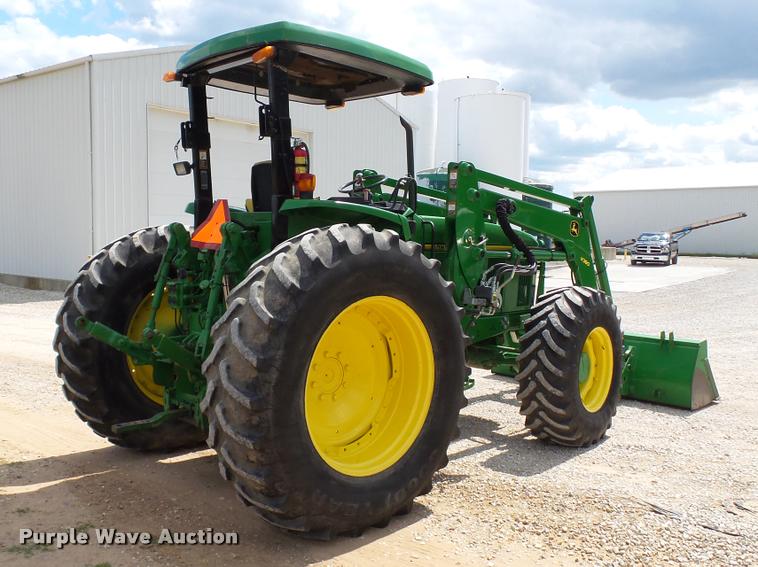 image for item DC2675 1995 John Deere 7200 MFWD tractor