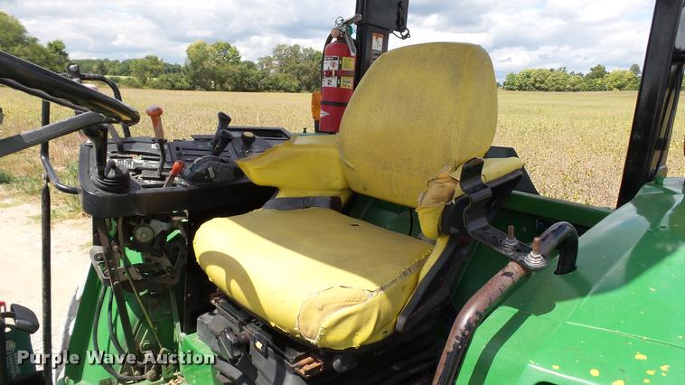 image for item DC2675 1995 John Deere 7200 MFWD tractor