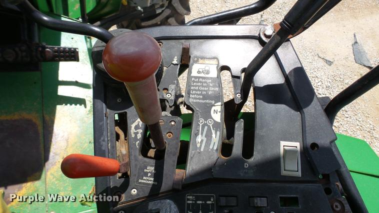 image for item DC2675 1995 John Deere 7200 MFWD tractor