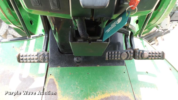 image for item DC2675 1995 John Deere 7200 MFWD tractor