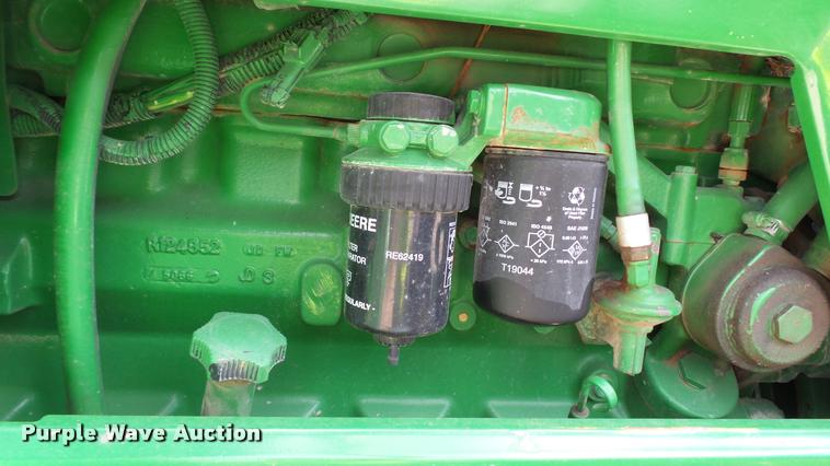 image for item DC2675 1995 John Deere 7200 MFWD tractor