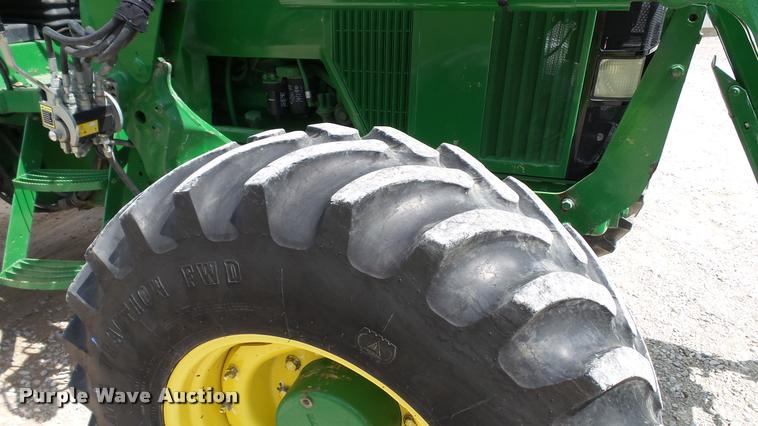 image for item DC2675 1995 John Deere 7200 MFWD tractor