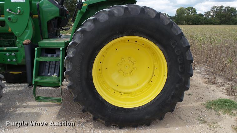 image for item DC2675 1995 John Deere 7200 MFWD tractor