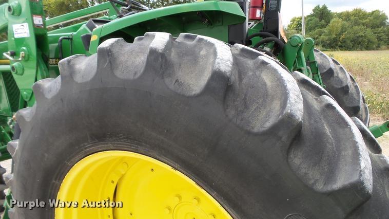 image for item DC2675 1995 John Deere 7200 MFWD tractor