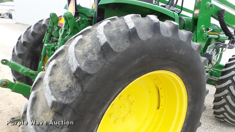 image for item DC2675 1995 John Deere 7200 MFWD tractor