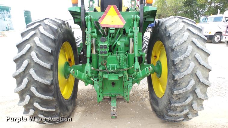 image for item DC2675 1995 John Deere 7200 MFWD tractor