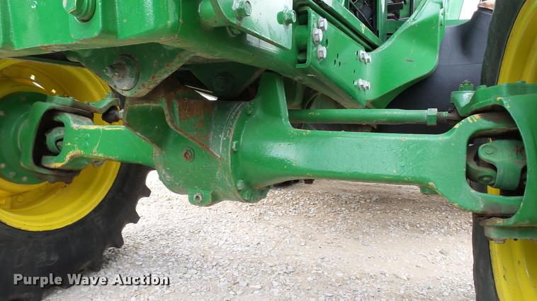 image for item DC2675 1995 John Deere 7200 MFWD tractor