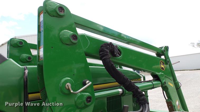 image for item DC2675 1995 John Deere 7200 MFWD tractor