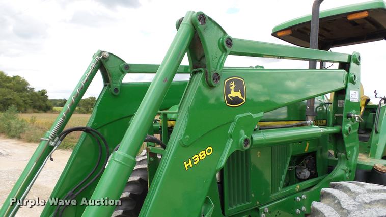 image for item DC2675 1995 John Deere 7200 MFWD tractor