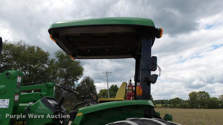 image for item DC2675 1995 John Deere 7200 MFWD tractor