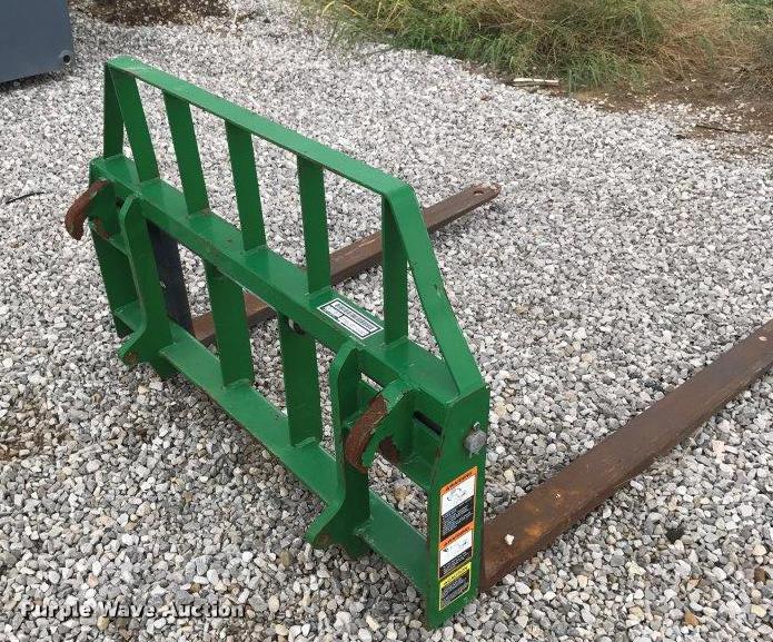 image for item DC2675 1995 John Deere 7200 MFWD tractor