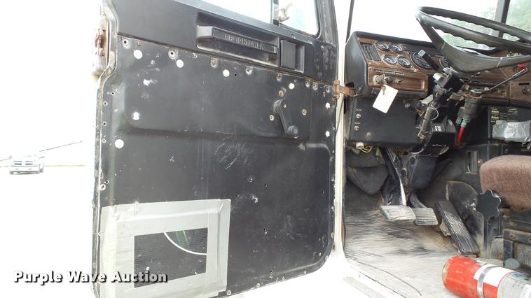 image for item DC2676 1995 Freightliner FLD112 seed tender truck