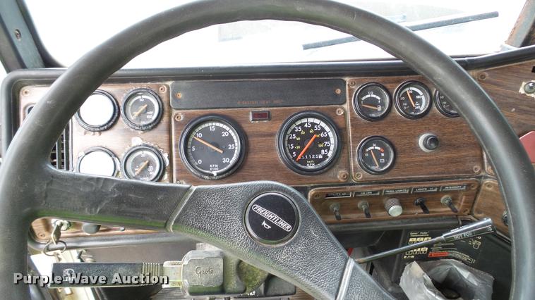 image for item DC2676 1995 Freightliner FLD112 seed tender truck