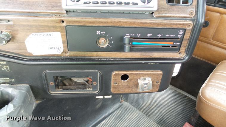 image for item DC2676 1995 Freightliner FLD112 seed tender truck