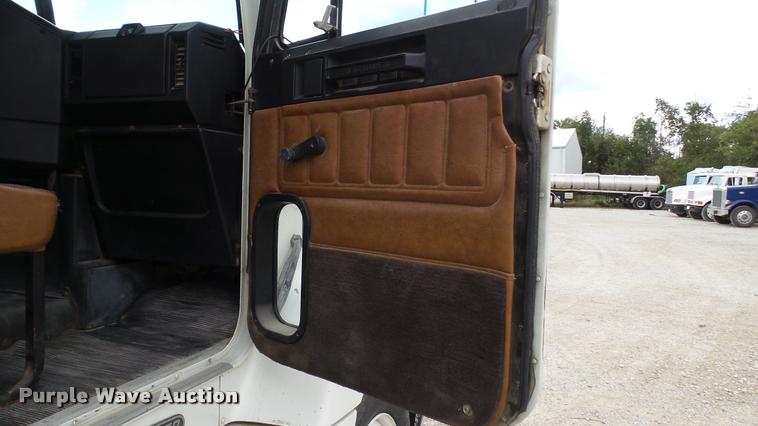 image for item DC2676 1995 Freightliner FLD112 seed tender truck