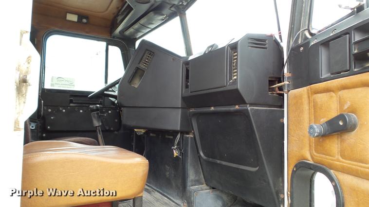 image for item DC2676 1995 Freightliner FLD112 seed tender truck