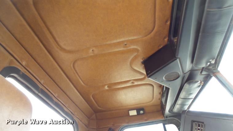 image for item DC2676 1995 Freightliner FLD112 seed tender truck