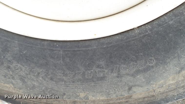 image for item DC2676 1995 Freightliner FLD112 seed tender truck