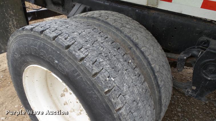 image for item DC2676 1995 Freightliner FLD112 seed tender truck