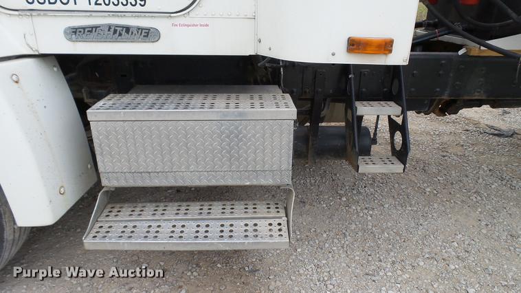 image for item DC2676 1995 Freightliner FLD112 seed tender truck