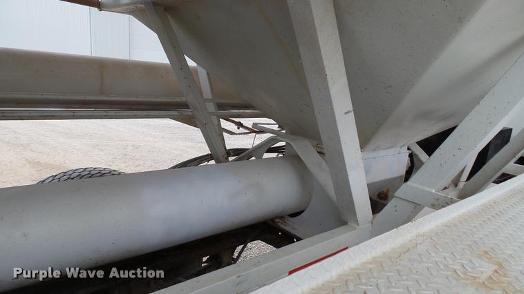 image for item DC2676 1995 Freightliner FLD112 seed tender truck