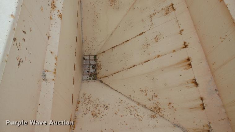 image for item DC2676 1995 Freightliner FLD112 seed tender truck