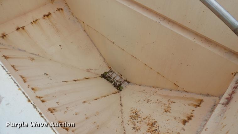 image for item DC2676 1995 Freightliner FLD112 seed tender truck