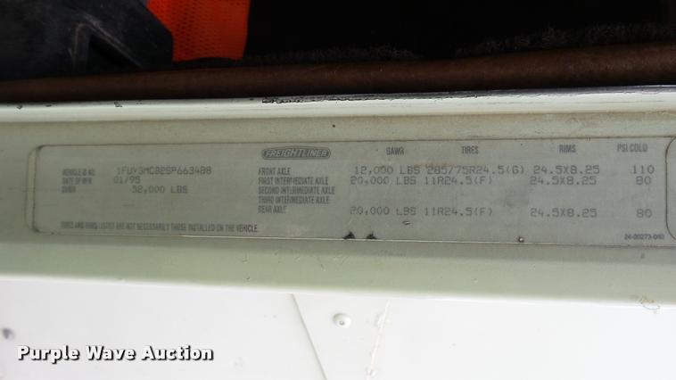 image for item DC2676 1995 Freightliner FLD112 seed tender truck