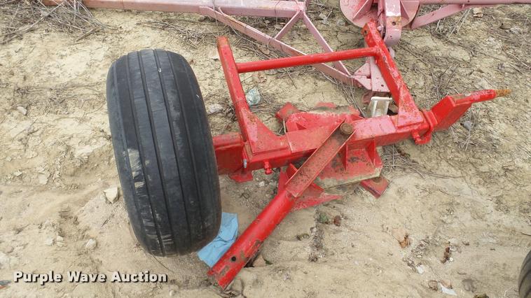 image for item DC2679 Anhydrous ammonia nurse tank running gear