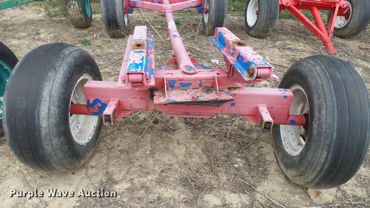 image for item DC2680 Anhydrous ammonia nurse tank running gear