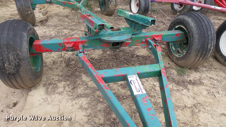 image for item DC2681 1999 anhydrous ammonia nurse tank running gear