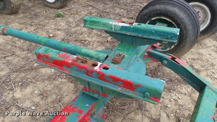 image for item DC2681 1999 anhydrous ammonia nurse tank running gear