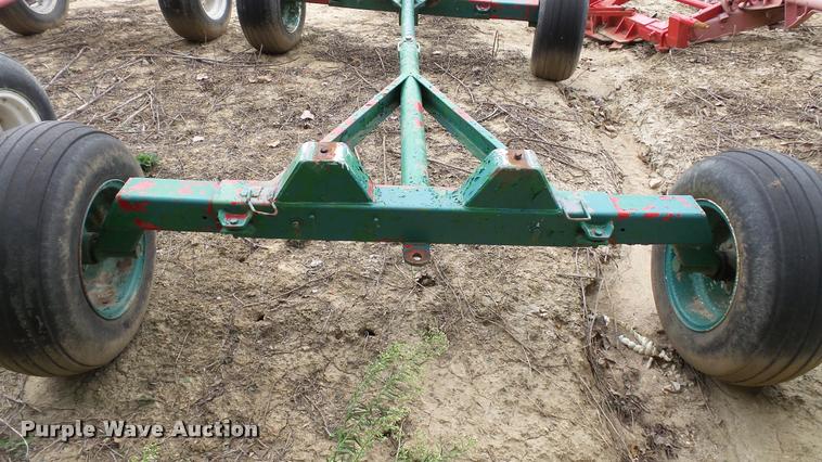 image for item DC2681 1999 anhydrous ammonia nurse tank running gear