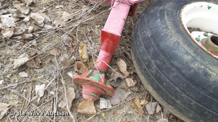 image for item DC2685 Anhydrous ammonia nurse tank running gear