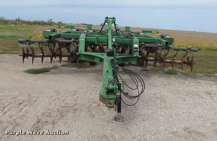 image for item DC6422 John Deere 512 disk ripper