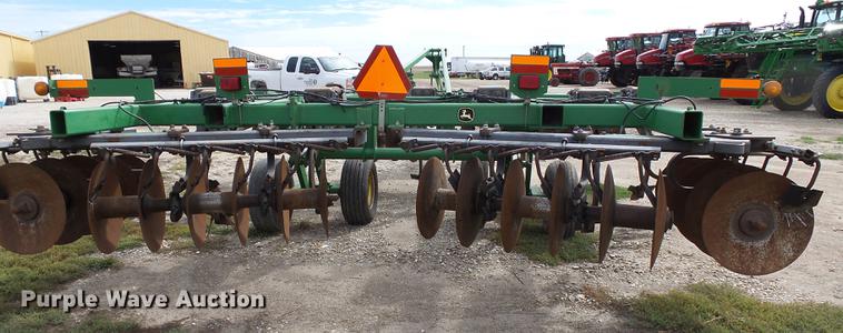 image for item DC6422 John Deere 512 disk ripper