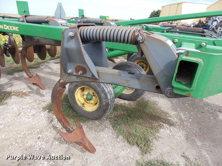 image for item DC6422 John Deere 512 disk ripper