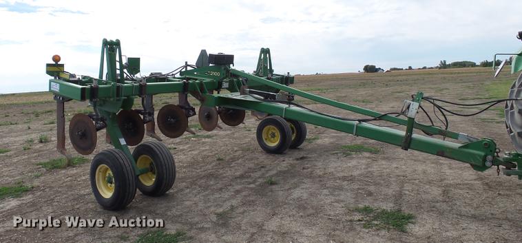 image for item DC6423 John Deere 2100 in-line ripper