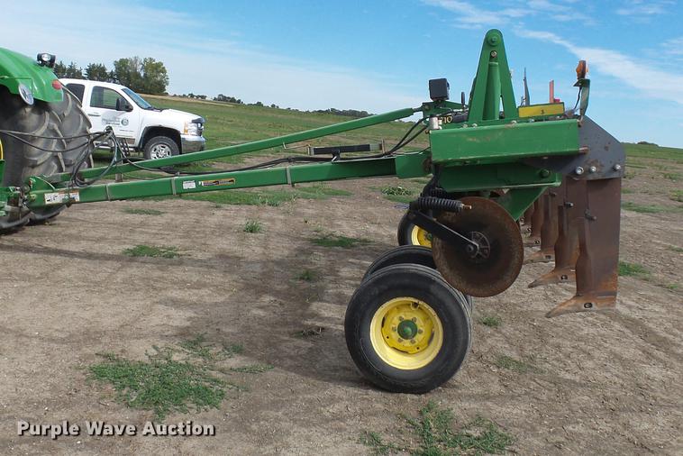 image for item DC6423 John Deere 2100 in-line ripper