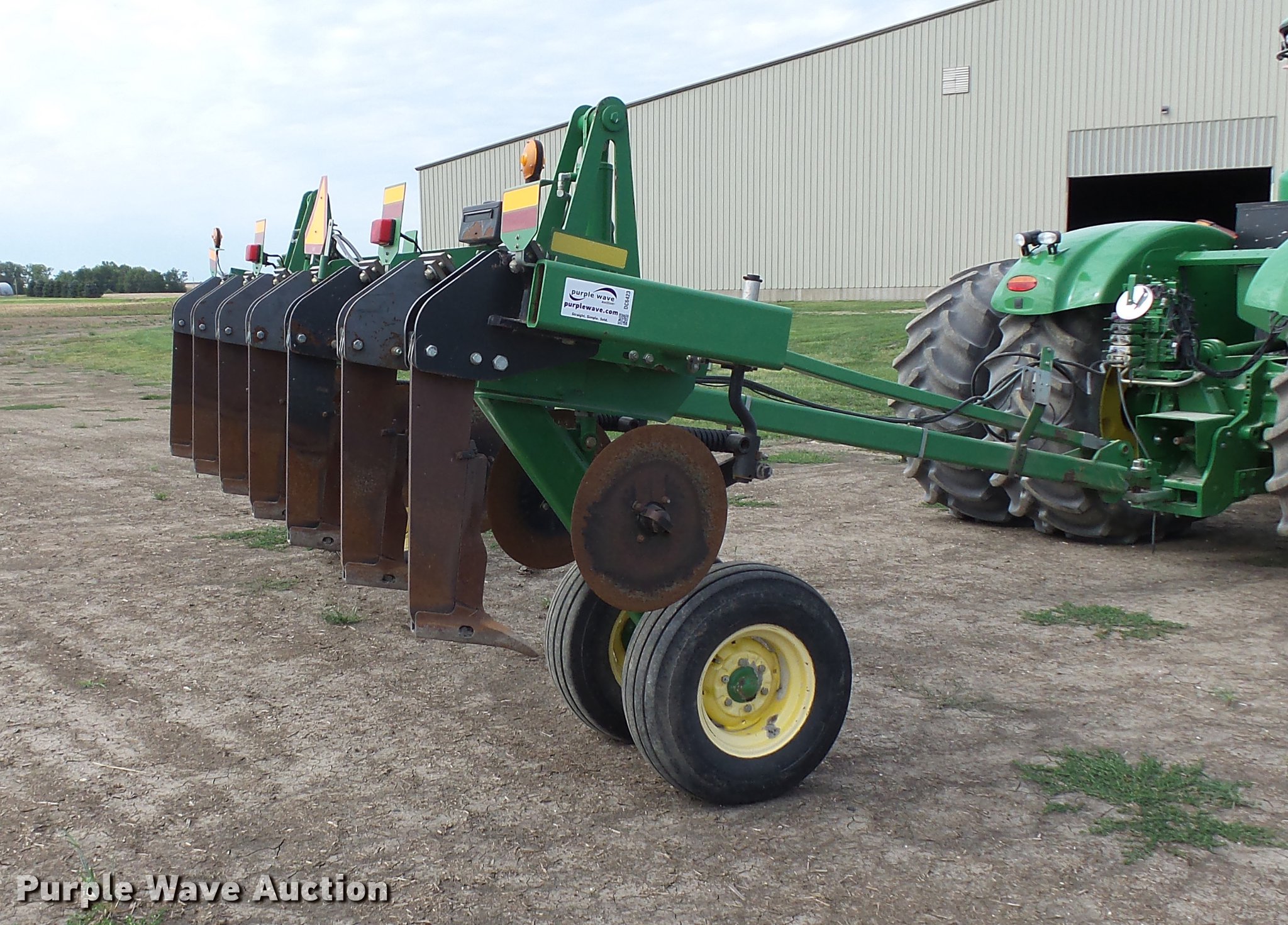 John Deere 2100 inline ripper in Mount Union, IA Item DC6423 sold
